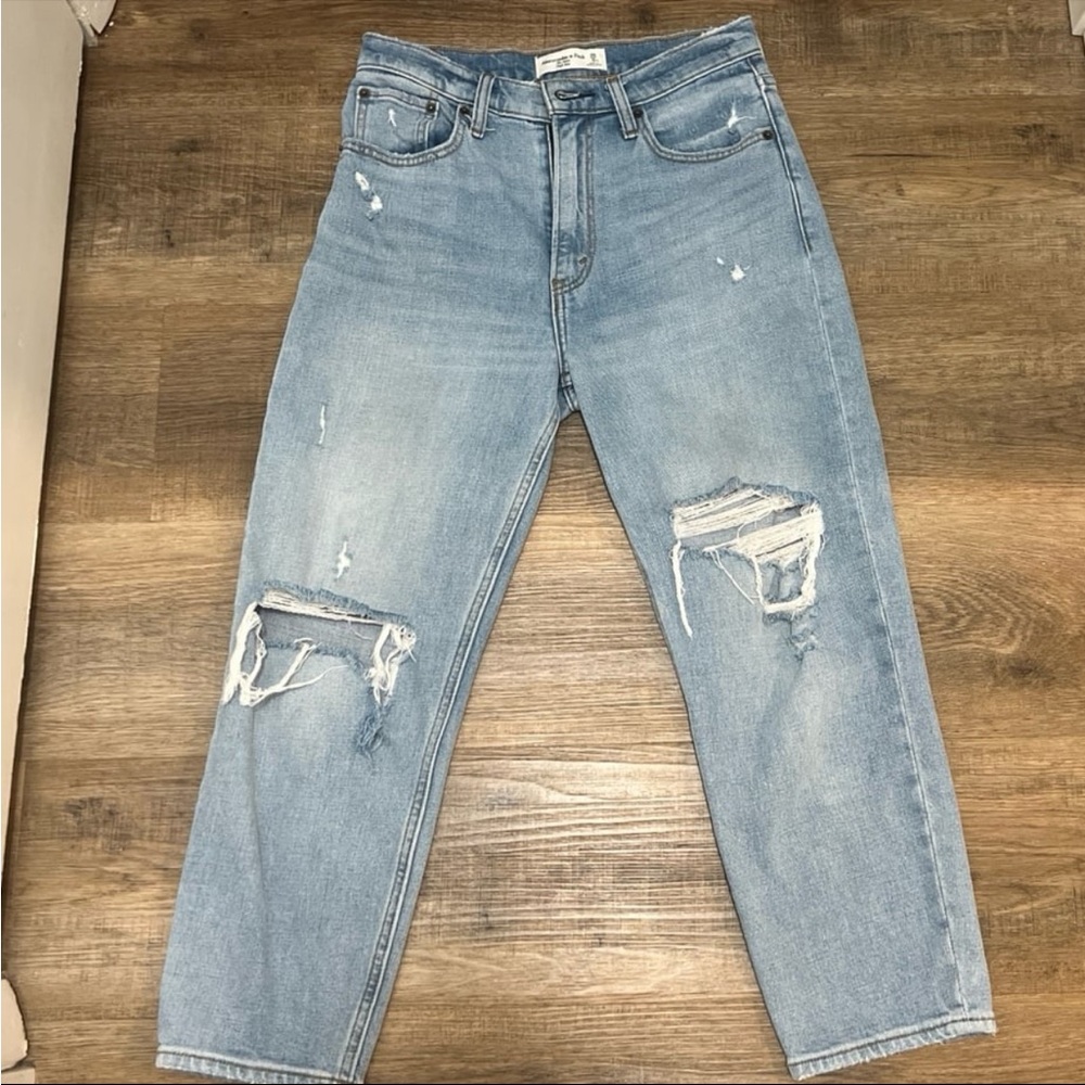 A&F high rise mom jeans 25 x short